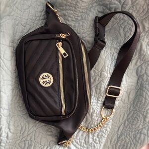 Sleek Black Crossbody Bag with Gold Chain